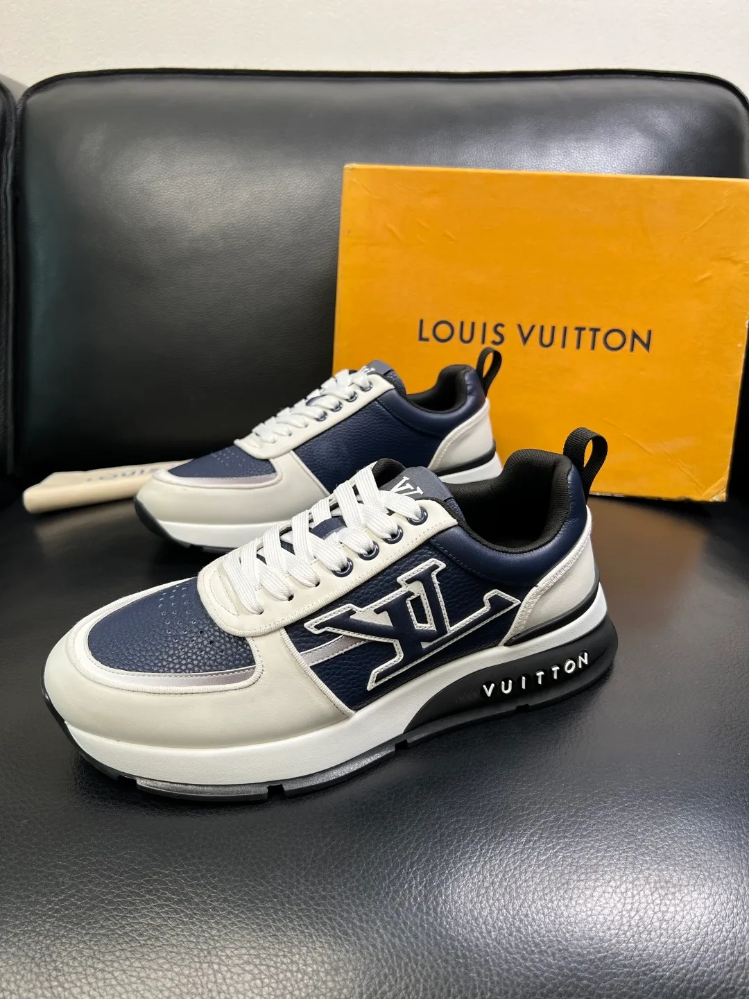 Men's shoes 💰 780 Lv High quality top crafts Louis Vuitton, sports sneakers counter synchronization, uppers imported from Italy, high-quality splicing with colorful and complex crafts, imported lambswool lining soft and comfortable, soles: original soles specially provided by the original factory, T men's shoes 💰U exclusive movable molded soles super comfortable, original and single goods, high quality, welcome to compare, code number 39-44 (customized 38 45)